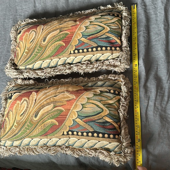 2 elegant lumbar pillows in beautiful earth toned colors Deco design From Gumps - Picture 16 of 16